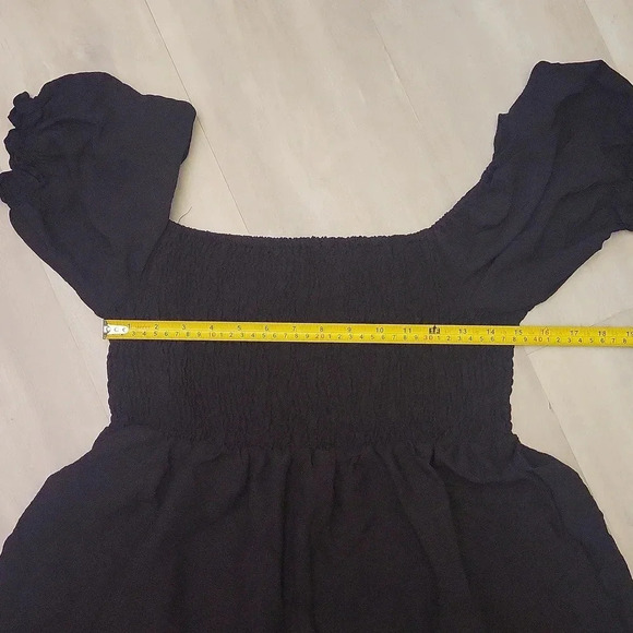 🛍Set of 2 Smocked Dresses Black and Light Olive Womens One Size Fits Most - Picture 4 of 5